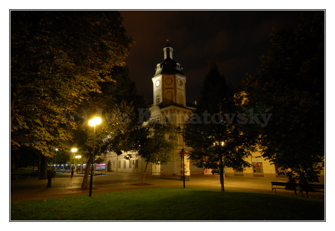 noční Plzeň
