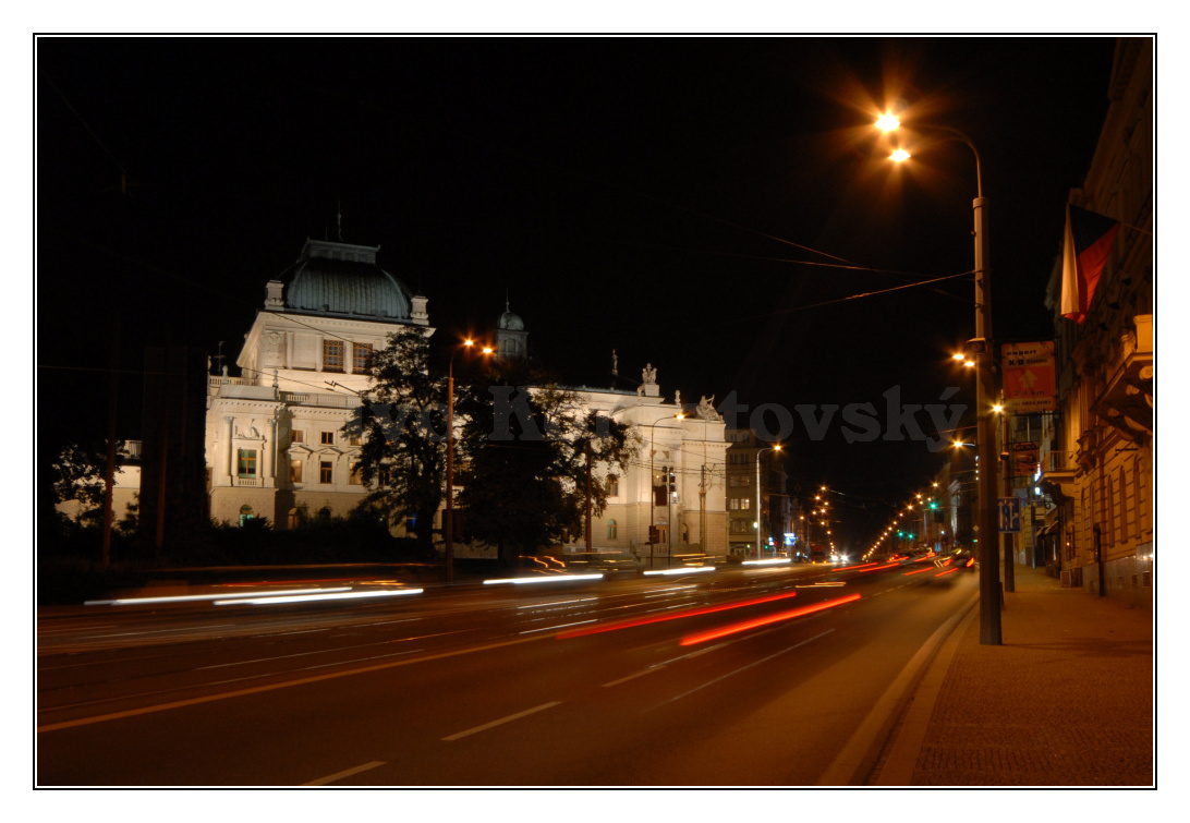 noční Plzeň