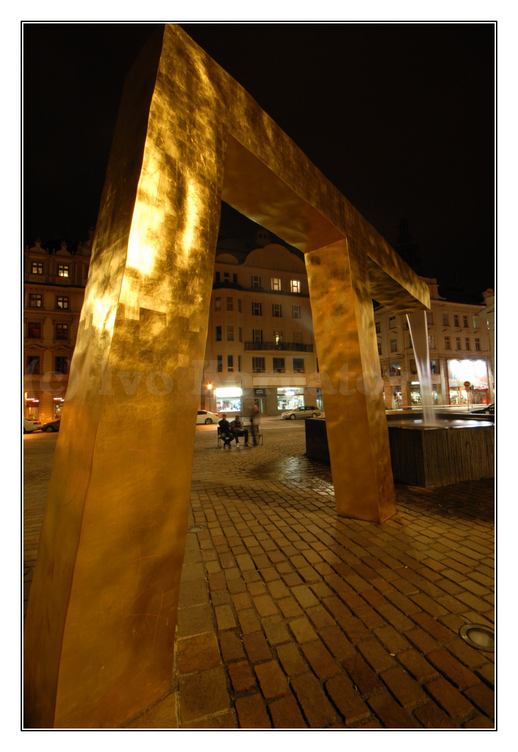 noční Plzeň