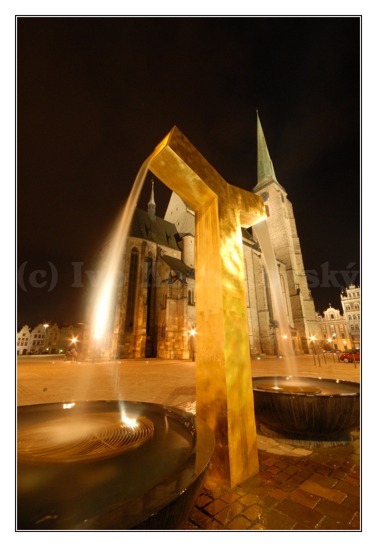 noční Plzeň