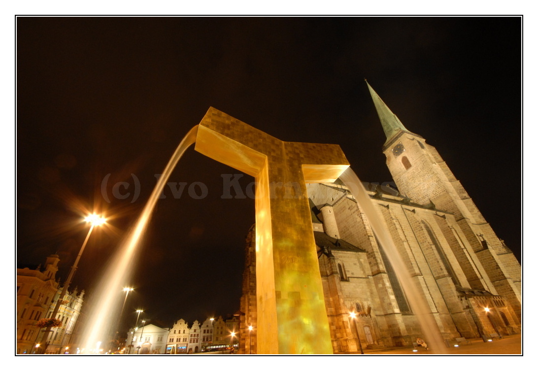 noční Plzeň